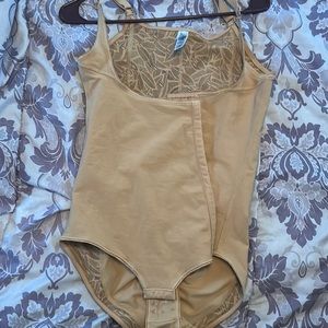 Leonisa shapewear  size large